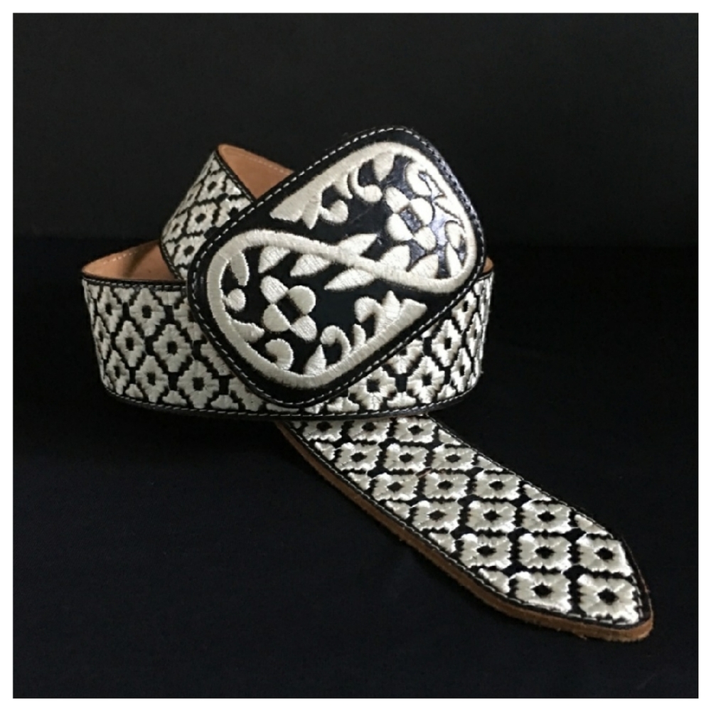 Neely Mack Woven Leather Belt - L